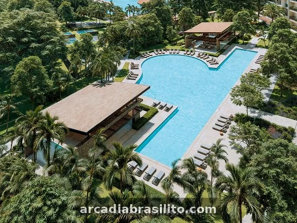 Infinity pool with sea view